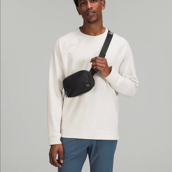 Lululemon Everywhere Belt Bag Black NWT - Picture 2 of 7
